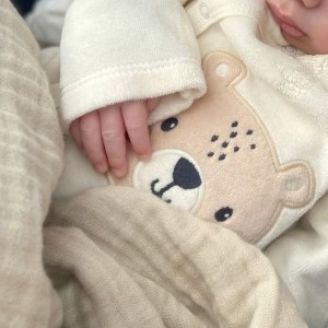 CẦN GẤP CÔ CHĂM BÉ SƠ SINH Ở QUẬN 2