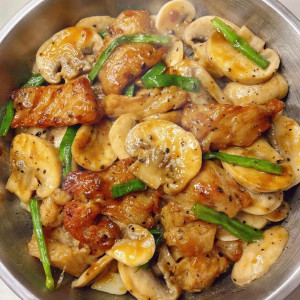 Mẹ đơn thân cần VÚ chăm bé 2 tuổi ở Q10