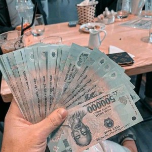 Tìm Chị Biết Nội Trợ Lau Dọn Nhà Cửa Sạch Sẽ