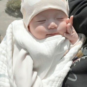 GIA ĐÌNH EM CẦN CÔ CHĂM SÓC BÉ 1 TUỔI Ở QUẬN 3 LƯƠNG 10 TRIỆU