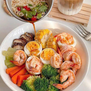 Tuyển chị giúp việc nhà ăn ở lại tại quận 2.