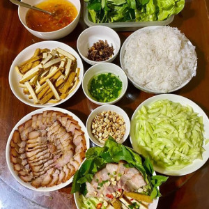 Vợ Chồng Ở Quận 3 Tuyển Chị Giúp Việc Nhà.