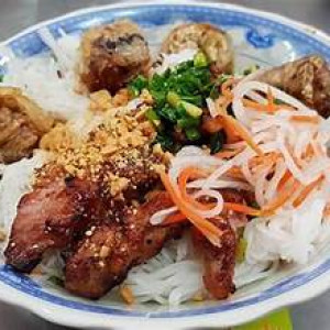 Cần gấp cô phụ quán bao ăn ở lại làm tại bình thạnh