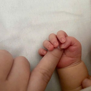 Cần tuyển chị chăm em bé gấp