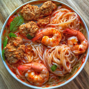 Tuyển người nấu ăn gia đình (Thủ Đức - Quận 2 cũ)