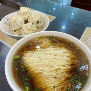 Nhà em muốn tìm chị giúp việc lau chùi dọn dẹp