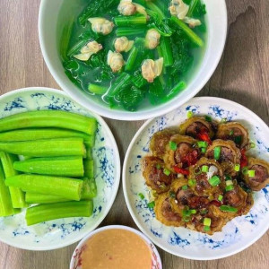 Gia Đình 3 Người Lớn Ở Quận 4 Tìm Chị Giúp Việc, Nấu Ăn, Dọn Dẹp, Làm Bao Ăn Ở.