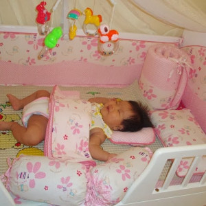 Vợ Chồng Việt Kiều Cần Chị Bảo Mẫu Chăm Bé