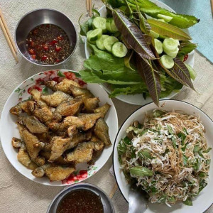 EM TÌM NGƯỜI NẤU ĂN CHO CÔNG NHÂN LƯƠNG 11 TRIỆU