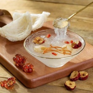 TÌM CÔ CHĂM SÓC BÀ NẰM MỘT CHỖ