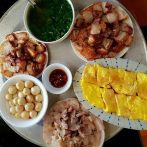 Nhà 2 Vợ Chồng Trẻ Cần Chị Giúp Việc.