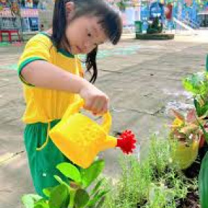 Cần Gấp cô giúp việc trông bé em gái 2 tuổi rưỡi ăn ở lại tại quận Tân Phú