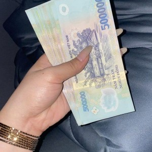 Em Đang Tìm Môt Chị Giúp Việc Nhà Ở Lại Được