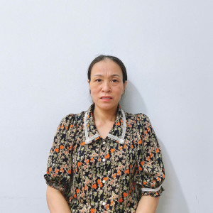 Chị Phi - Sinh năm: 1978 - Quê quán: Gia Lai - Công việc : Giúp việc nhà - Chăm bé