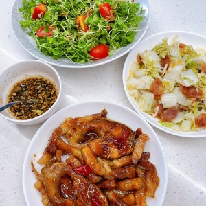 Cuối tuần em cần tuyển 5 chị giúp việc nhà