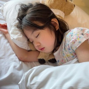 TUYỂN CÔ CHĂM EM BÉ DỄ THƯƠNG Ở PHÚ NHUẬN