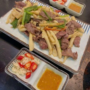 Em Đang Cần Chị Đến Sắp Xếp Công Việc Trong Nhà Tốt