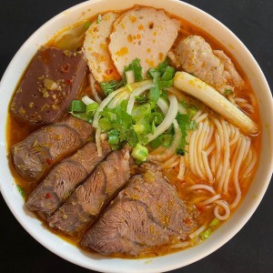 Em Cần Tìm Gấp Chị Đứng Quán Bán Bún Bò Bao Ăn Ở Tại Q7