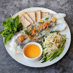 📢 TUYỂN NHÂN VIÊN NAM PHỤ QUÁN BÁNH CUỐN – QUẬN 10