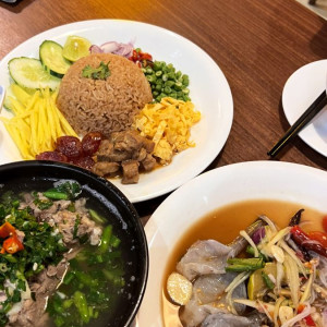 Cần tuyển cô chăm sóc bà ăn ở lại tại bình dương.