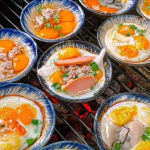 Em Cần Tuyển Một Chị Về Lau Dọn Nhà Cửa Và Nấu Ăn Cho Em Ở Quận 3. Lương 9 Triệu ( Bao Ăn Ở )