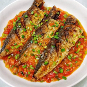 Trong Hôm Nay Em Cần Liền Chị Giúp Việc Nhà