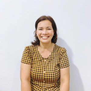 CÔ TRANG CHỊU KHÓ TÌM VIỆC LÀM CHĂM SÓC ÔNG BÀ, GIÚP VIÊCH NHÀ