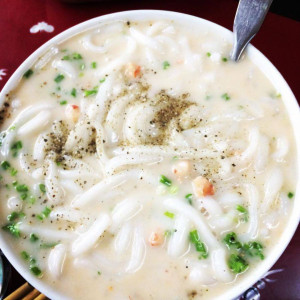 EM CẦN TUYỂN GẤP CÔ GIÚP VIỆC NHÀ LÀM TẠI BÌNH DƯƠNG