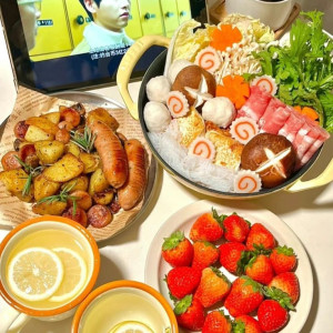 Gia đình mình ở quận 6  cần tìm một người trông nom bà lương 13 triệu.