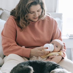 Cần Tuyển gấp chị chăm em bé sơ sinh tại Quận 1.