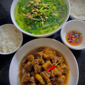 Em cần chị về hỗ trợ công việc nấu ăn, dọn dẹp tại nhà.