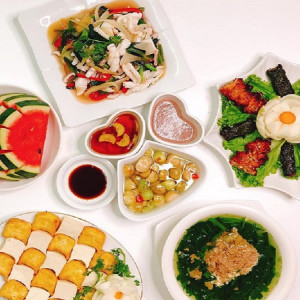 Vợ Chồng Cần Chị Hiền Lành Dưới 45 Tuổi Đến Nội Trợ