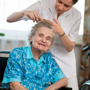 Tuyển gấp chị chăm sóc bà tại bình thạnh lương 10 triệu.