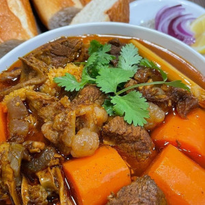 Cần tuyển chị nấu ăn ngon lương khởi điểm 13 triệu