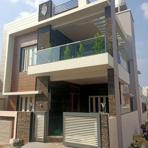 Tuyển Chị Giúp Việc, Làm Lâu Dài, Chế Độ Ưu Ái Nhất.