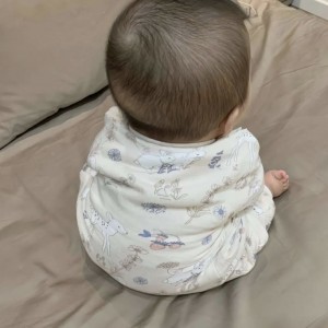 CẦN CÔ CHĂM BÉ 4 THÁNG TUỔI ĐI VỀ QUẬN 2