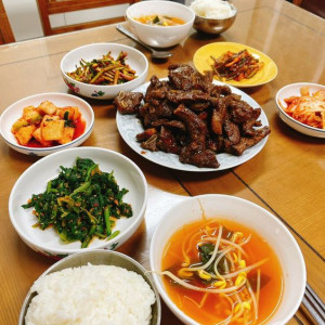 Nhà 2 Người 2 Lầu Quận 2 Cần Chị Giúp Việc.