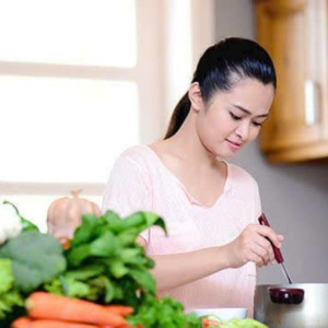 Cần tuyển gấp chị chuyên nấu ăn bao ăn ở lại quận 7.