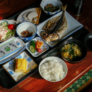 Gia đình em ở đường võ văn tần Q3 hồ chí minh cần tuyển cô giúp việc nhận ở lại gia đình em.