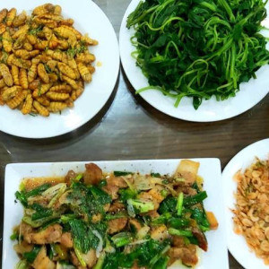 Vợ Chồng Thật Sự Cần Một Chị Đến Làm Nội Trợ