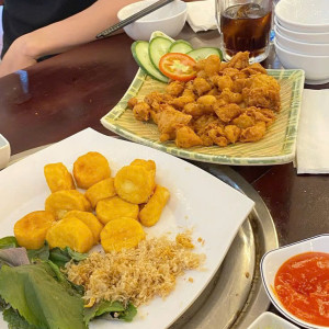 Vợ Chồng Em Muốn Tìm Chị Biết Nội Trợ