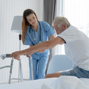 Tìm chị có kinh nghiệm chăm ông đi lại yếu TẠI TÂN BÌNH