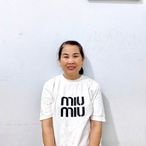 CHỊ QUÊ MIỀN TRUNG CHỊU THƯƠNG CHỊU KHÓ KHÔNG VƯỚNG BẬN TẾT Ở LẠI ĐƯỢC