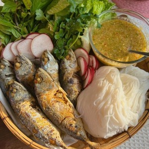 🔔 TUYỂN CÔ CHĂM SÓC ÔNG BỊ TAI BIẾN