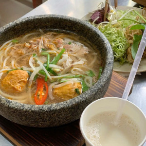 Vợ Chồng Em Tìm Chị Giúp Việc Nhà