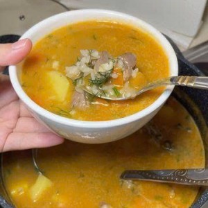 Nhà Em Đang Cần Một Chị Giúp Việc Nhanh Nhẹn