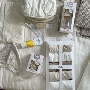 VỢ CHÔNG EM TÌM CÔ VỀ CHĂM SÓC BÉ Ở QUẬN 2 LƯƠNG 12 TRIỆU BAO ĂN Ở