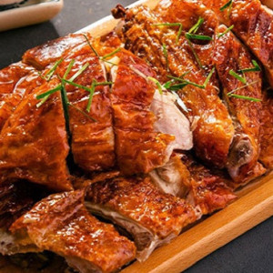 Cần gấp 1 bạn nam nướng vịt quay bao ăn ở lại Quận 11