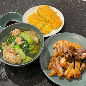 Tuyển gấp chị phụ bán căn tin tại Đồng Nai lương 8 triệu bao ăn ở