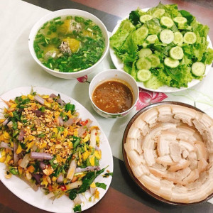 Tuyển gấp chị giúp việc nhận việc ở lại tại quận 7.